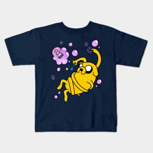 playing with bubbles Kids T-Shirt